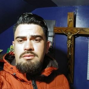 Meet your Posher, Dennis